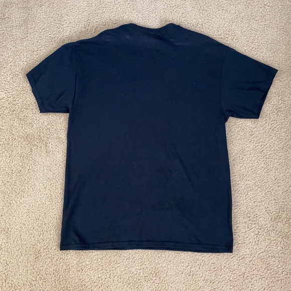 Men’s short sleeve tee in size Large - Picture 2 of 2